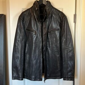 Men’s leather bomber with quilt nylon lining